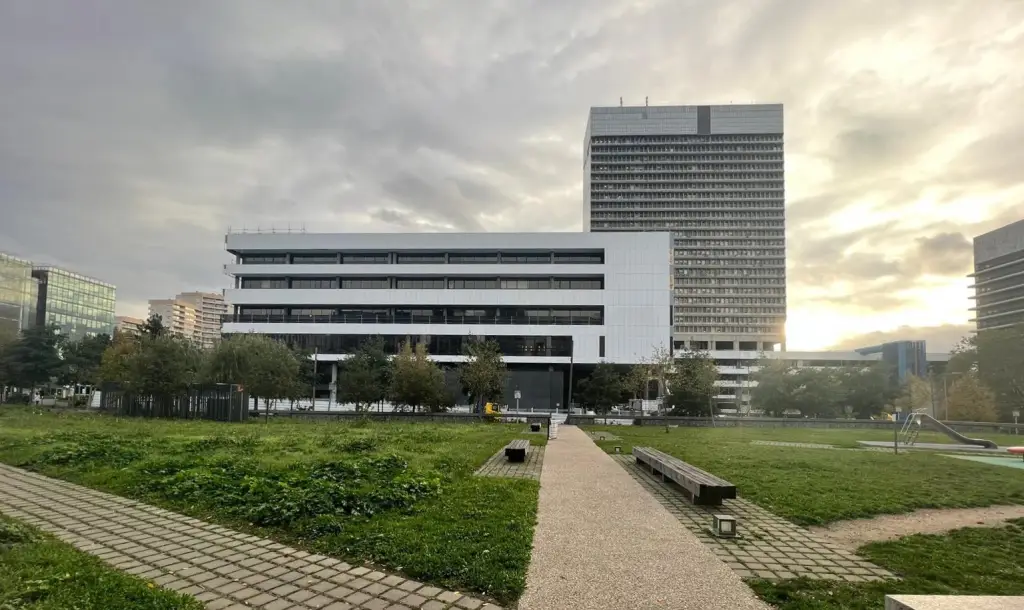 Tribunal_de_Nanterre.jpg Tribunal_de_Nanterre.jpg